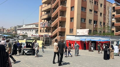 Het Nasser Medical Complex, een belangrijk ziekenhuis in het zuiden van Gaza, is een van de weinige van de 36 ziekenhuizen in de Gazastrook die nog gedeeltelijk functioneert.