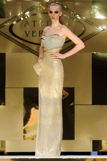  

	
		Atelier Versace primavera-verano 2012