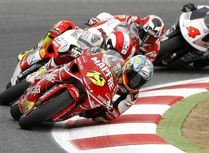 Álvaro Bautista realiza una gran carrera en el GP de Catalunya y consigue una clara victoria tras superar varios problemas con su moto al inicio de la carrera.