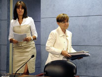 La consejera de Justicia y Administración Pública, Idoia Mendia (izquierda), junto con la titular de Empleo, Gemma Zabaleta, en una rueda de prensa posterior a la reunión semanal del Consejo de Gobierno.