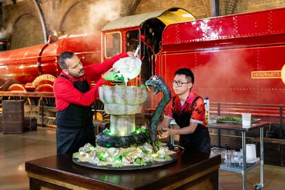 Contestants of the program 'Harry Potter: baking wizards'.