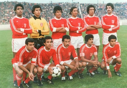 El equipo de Túnez en el Mundial de 1978, comandado por Tarek Dhiab y Hamadi Agrebi. 