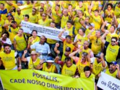 Protesto contra preju&iacute;zo no Postalis, um dos fundos investigados.