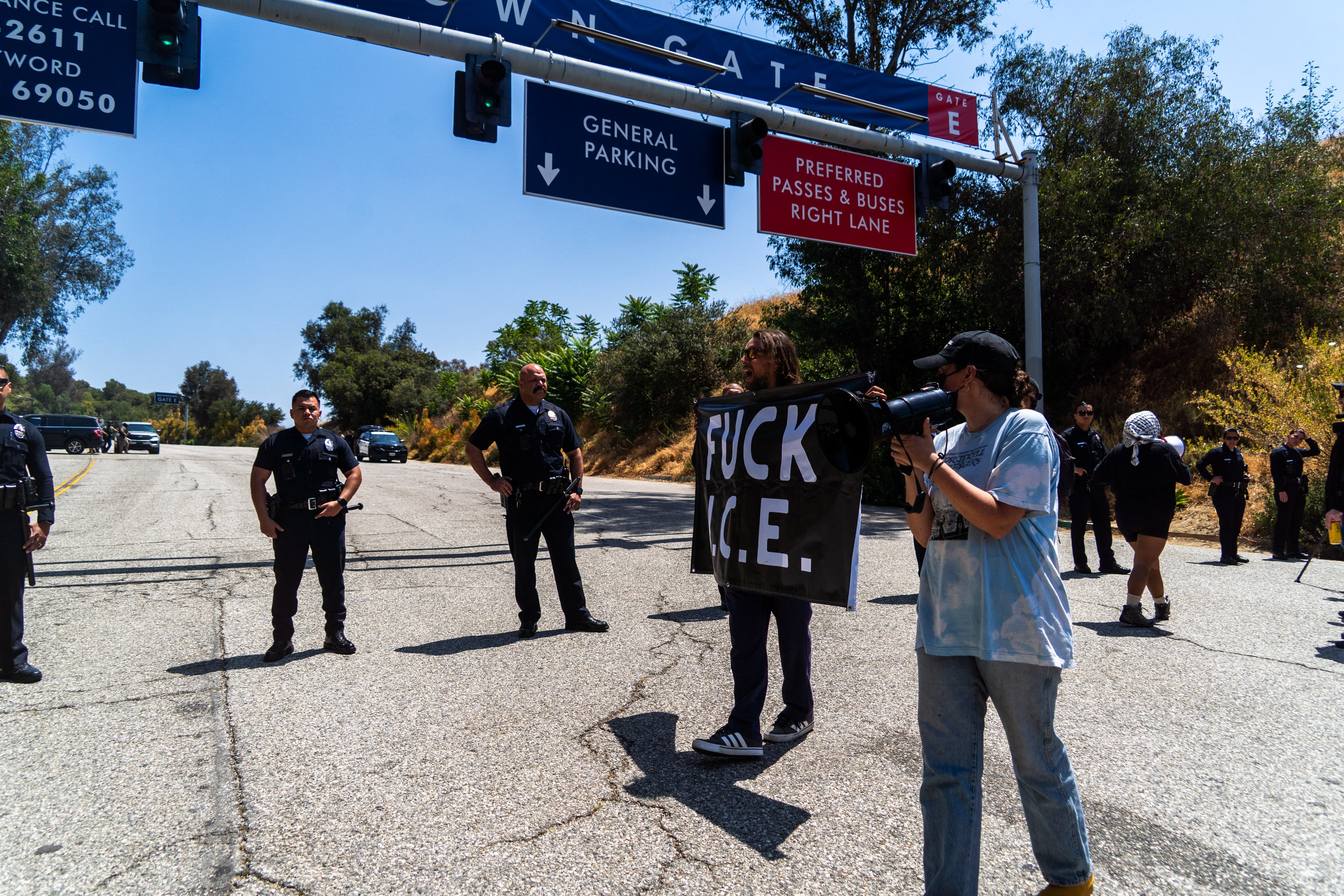 Escraches y acoso contra los agentes del ICE, las protestas en Los Ángeles se reinventan