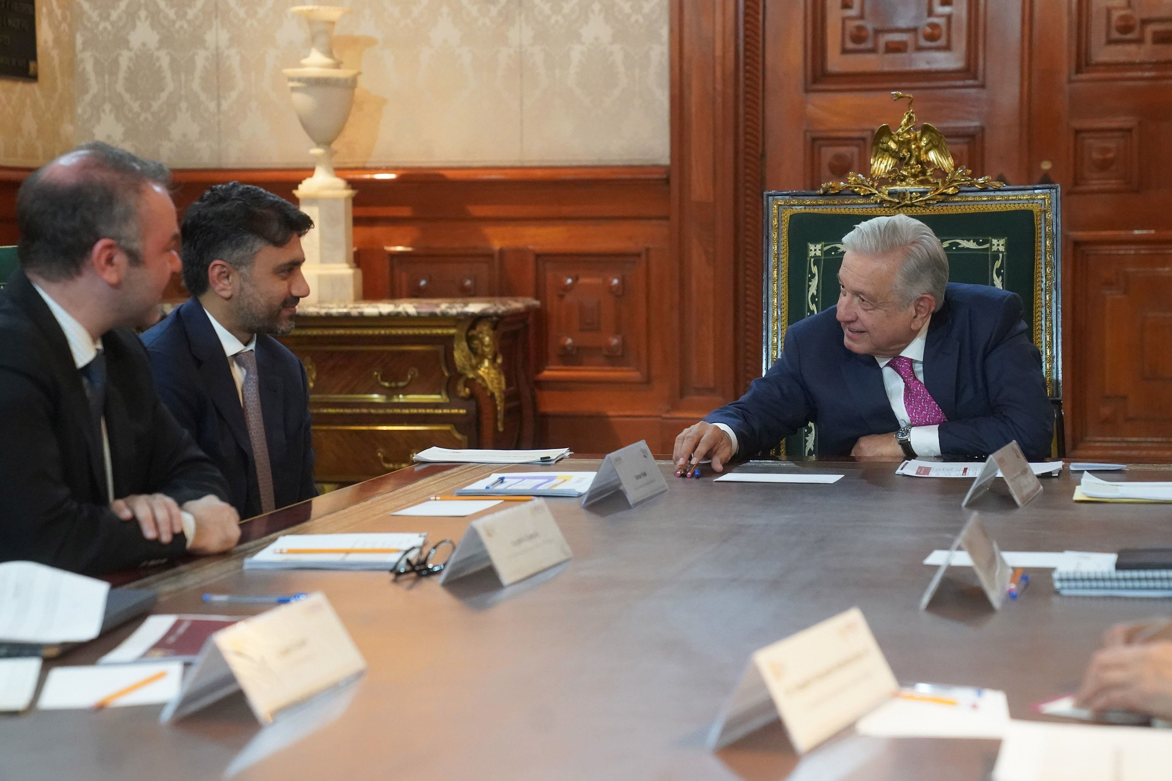 López Obrador durante una reunión con directivos de Tesla en Palacio Nacional, el 8 de marzo de 2023.