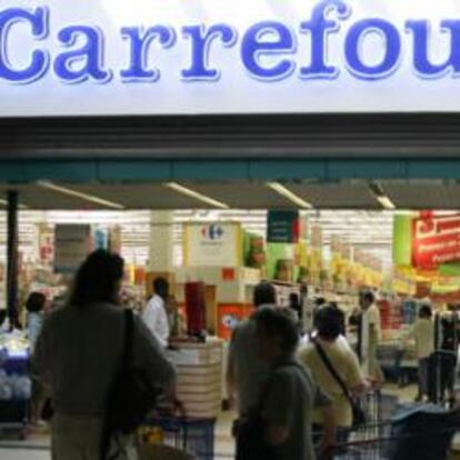 Carrefour elimina el IVA a los mayores de 65 años