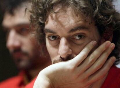 Pau GAsol, ayer durante la conferencia de prensa de la selección española en Varsovia.