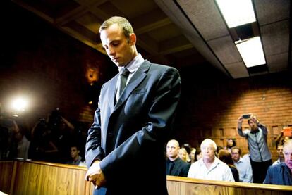 Oscar Pistorius, durante la audiencia tras el asesinato de su novia.