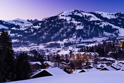 El hotel Park Gstaad está localizado en un valle que le garantiza unas vistas de infarto.