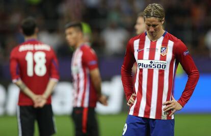 Fernando Torres llora después de perder el partido.