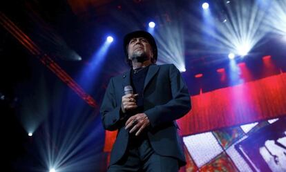 El cantante Joaquín Sabina durante el concierto ofrecido el sábado en el Palacio de los Deportes de Madrid.