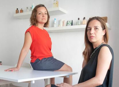 María Martínez y Anabel Vázquez (a la derecha, de negro).