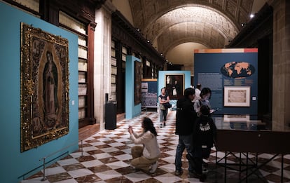 El Archivo General de Indias acoge la exposición 'El viaje del conocimiento. Un mundo de cosas maravillosas'.