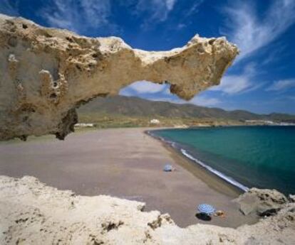 Playa de Los Escullos, en el Cabo de Gata (Almería).