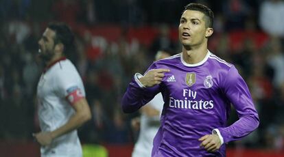 Cristiano Ronaldo, celebra su gol en el partido frente al Sevilla.