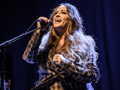 Alanis Morissette, em uma apresentação em 4 de março de 2020 em Londres.