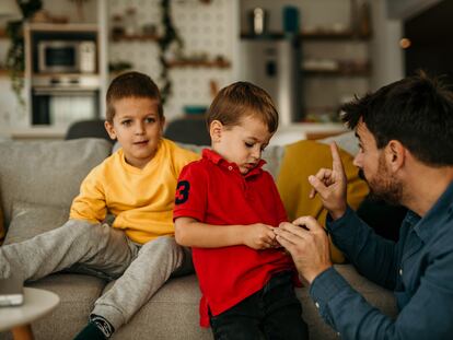 Las familias deben enseñar a sus hijos a luchar por aquello que desean, a saber defender sus propias ideas con respeto.