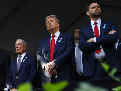 De izquierda a derecha, Kamala Harris, Joe Biden, Michael Bloomberg, Donald Trump y J.D. Vance, en los actos por el 23º aniversario del 11-S, este miércoles en Nueva York.