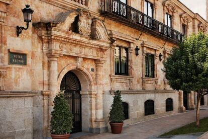 Fachada del Hotel Rector de Salamanca. 