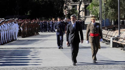 El presidente del Consejo General del Poder Judicial, Carlos Lesmes, y el jefe de Estado Mayor de la Defensa, Fernando Alejandre, este junio.