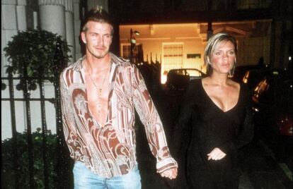 David y Victoria, a la salida del Embassy Club, en Londres, en mayo de 2002.