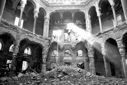 La biblioteca de Sarajevo, destruida en 1992, durante la guerra de Bosnia-Herzegovina.