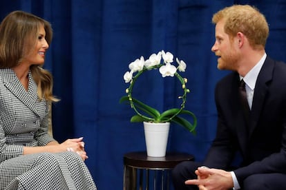 El encuentro entre Melania Trump, primera dama de Estados Unidos, y el príncipe Harry fue uno de los más esperados por la prensa. Tuvo lugar en Toronto el pasado septiembre, en medio de los Invictus Games. El característico cabello rojo de Harry pudo llamar la atención de Melania: durante varios meses de 2015 la prensa estadounidense se preguntó de qué color era exactamente el cabello de su marido, el hoy presidente Donald Trump.