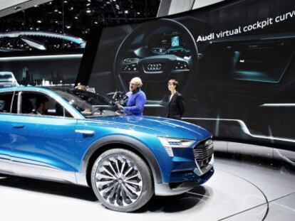 El e-tron Quattro prefigura c&oacute;mo ser&aacute; el primer Audi el&eacute;ctrico, previsto para 2018: m&aacute;s de 500 CV y m&aacute;s de 500 kil&oacute;metros de duraci&oacute;n. 