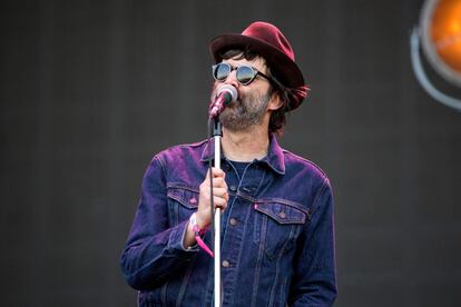 Mark Oliver Everett, cantante de la banda Eels, durante un concierto.