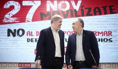 El secretario general de CC OO, Unai Sordo (a la izquierda) y el de UGT, Pepe Álvarez, en noviembre.