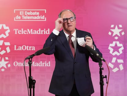 El candidato del PSOE a la presidencia de la Comunidad de Madrid, Ángel Gabilondo, tras el debate electoral en los estudios de Telemadrid.