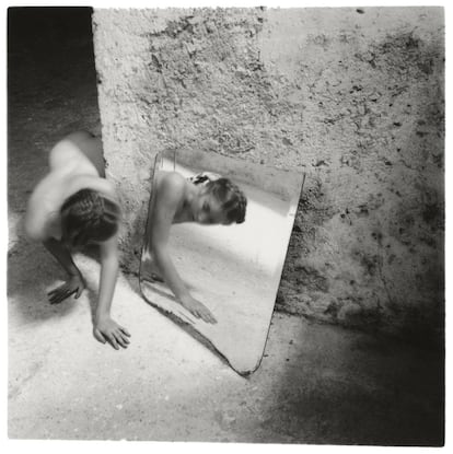 'Self deceit 1', Roma, 1978 © George and Betty Woodman.