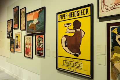 'Champán Piper-Heidsieck', uno de los afiches que se muestran por primera vez en en Sevilla en 'Carteles de la vida moderna'. / ANNA ELIAS