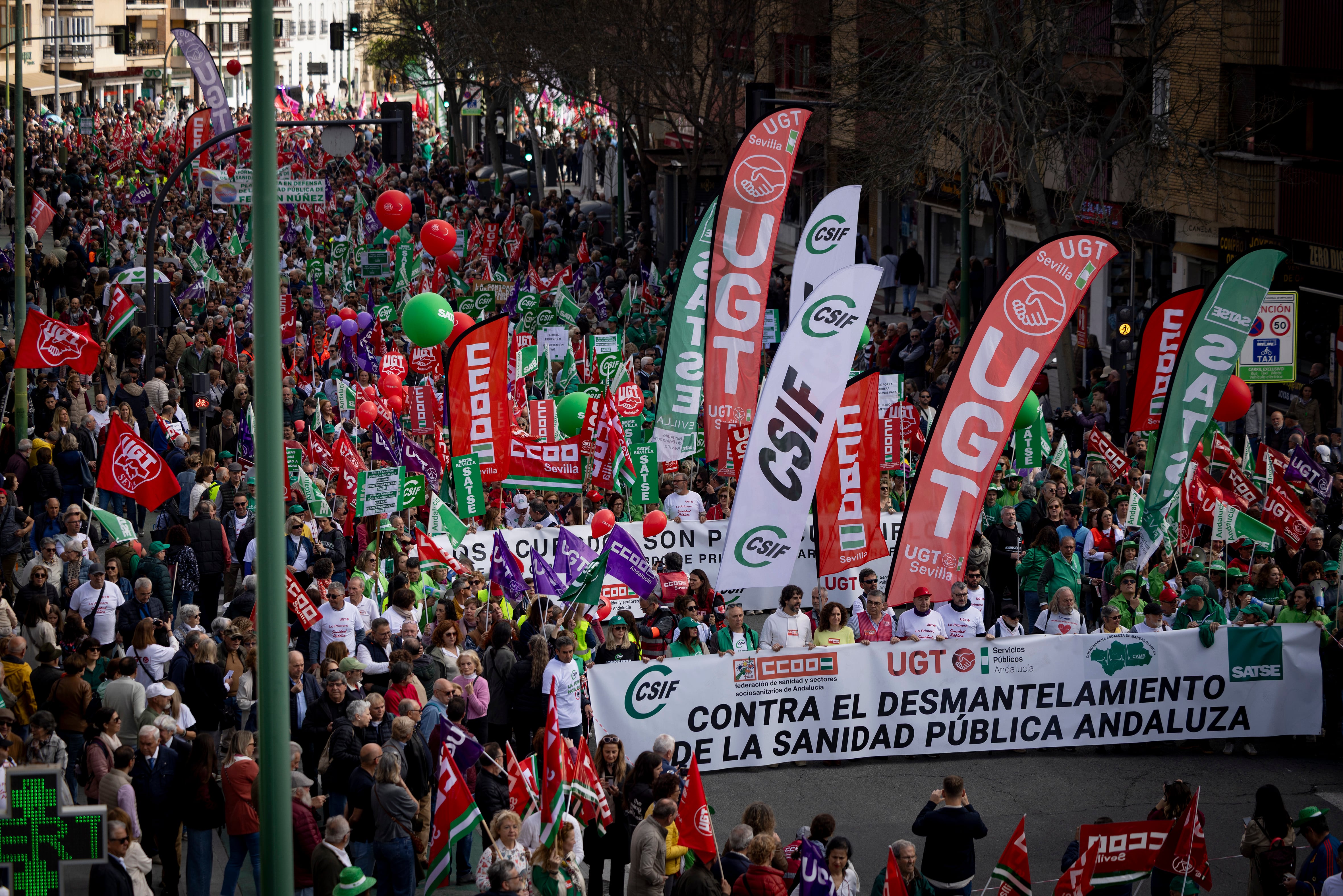 Los sindicatos advierten en un informe del “estado crítico” del sistema sanitario andaluz