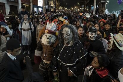 Cientos de visitantes participaron en los carnavales que se realizan tradicionalmente en la alcaldía Tláhuac.