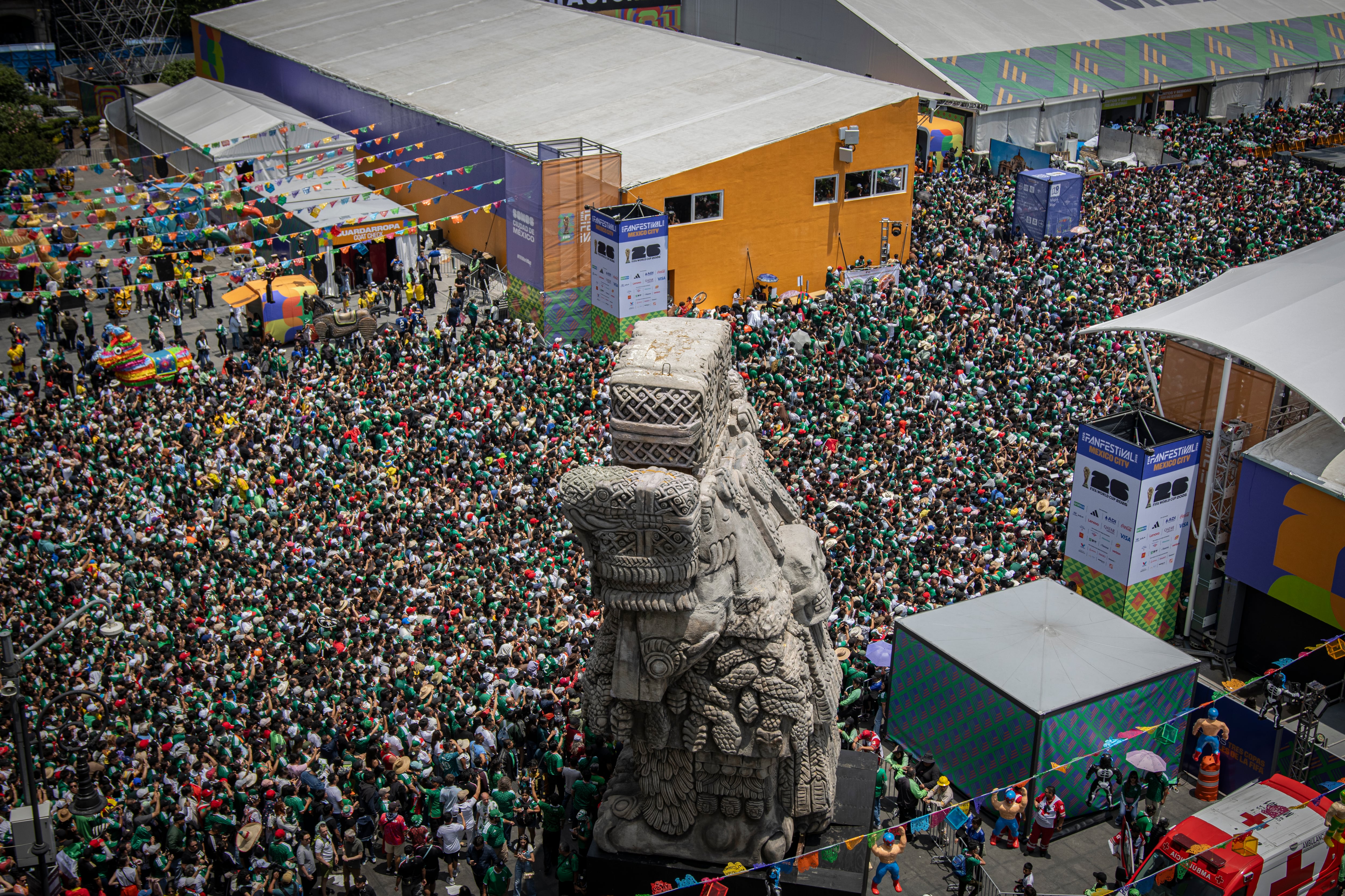 Fan Fest de Ciudad de México previo al partido inaugural entre México y Sudáfrica, el 11 de junio.