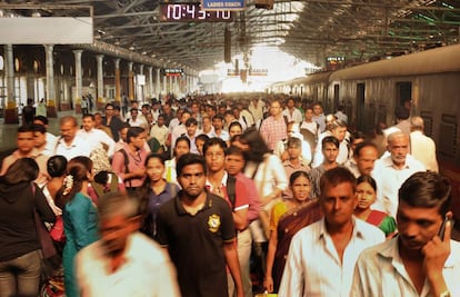 A estação ferroviária de Chhatrapati Shivaji, em Mumbai, na hora do ‘rush’