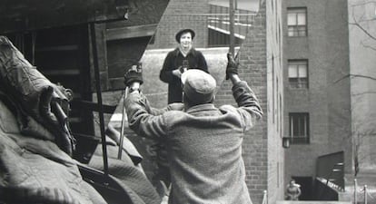 Cada foto de Vivian Maier mergulha no segredo dela, em vez de dissipá-lo.