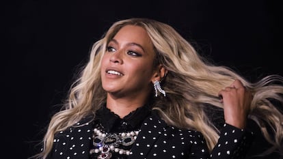 CLEVELAND, OH - NOVEMBER 04: Beyonce performs at a concert for Democratic Presidential candidate Hillary Clinton, November 4, 2016 in Cleveland, OH (Photo by Brooks Kraft/ Getty Images)