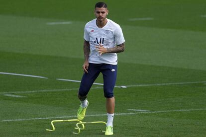 Icardi, durante el entrenamiento del PSG el martes.