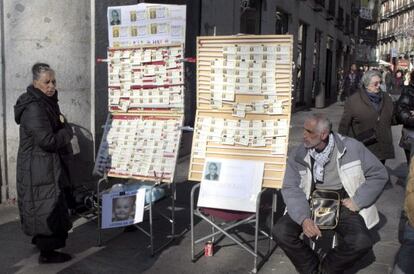 Vendedores de lotería en la madrileña Puerta del Sol.
