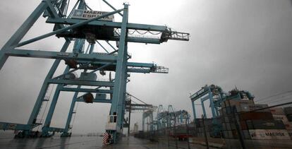 Grúas de APM Terminals en Algeciras, perteneciente al grupo Maersk.