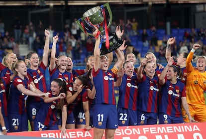 Alexia Putellas celebra el título de Liga del Barcelona