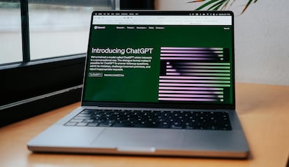 Portátil con IA de OpenAI