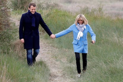 Emmanuel y Brigitte Macron.