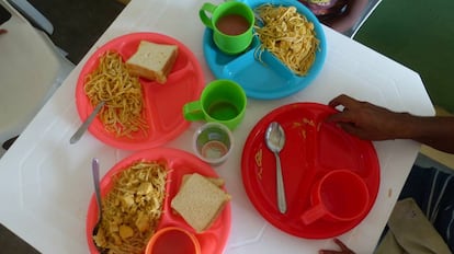 Bandejas del comedor para migrantes de Riohacha, en Colombia.