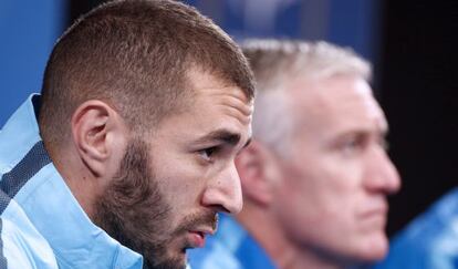 Benzema, en una rueda de prensa de la selecci&oacute;n francesa, en marzo.