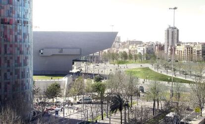 Imagen virtual creada por el Ayuntamiento que muestra c&oacute;mo quedar&aacute; la plaza de les Gl&ograve;ries sin el anillo.