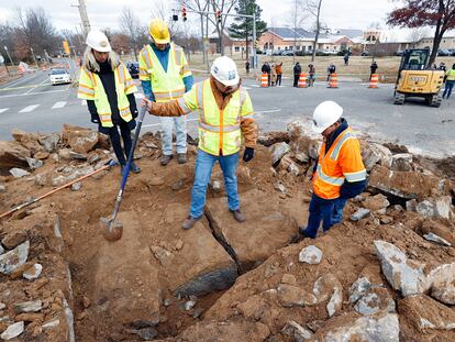 Workers search for the remains of General A. P. Hill at the site where his statue was removed in Richmond (Virginia).