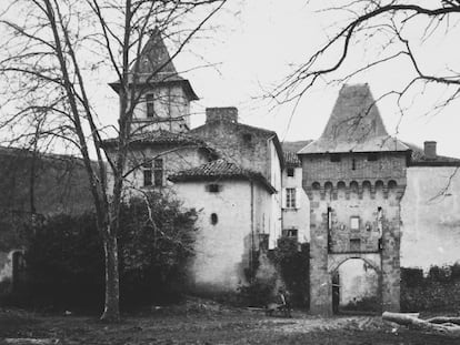 Pep Coll ha investigat la història, s’ha documentat profusament, i ha convertit en un món propi l’angoixa dels professors i els nens jueus refugiats a l’orfenat suís del castell de La Hille.

Foto: United States Holocaust Memorial Museum, courtesy of Walter Reed